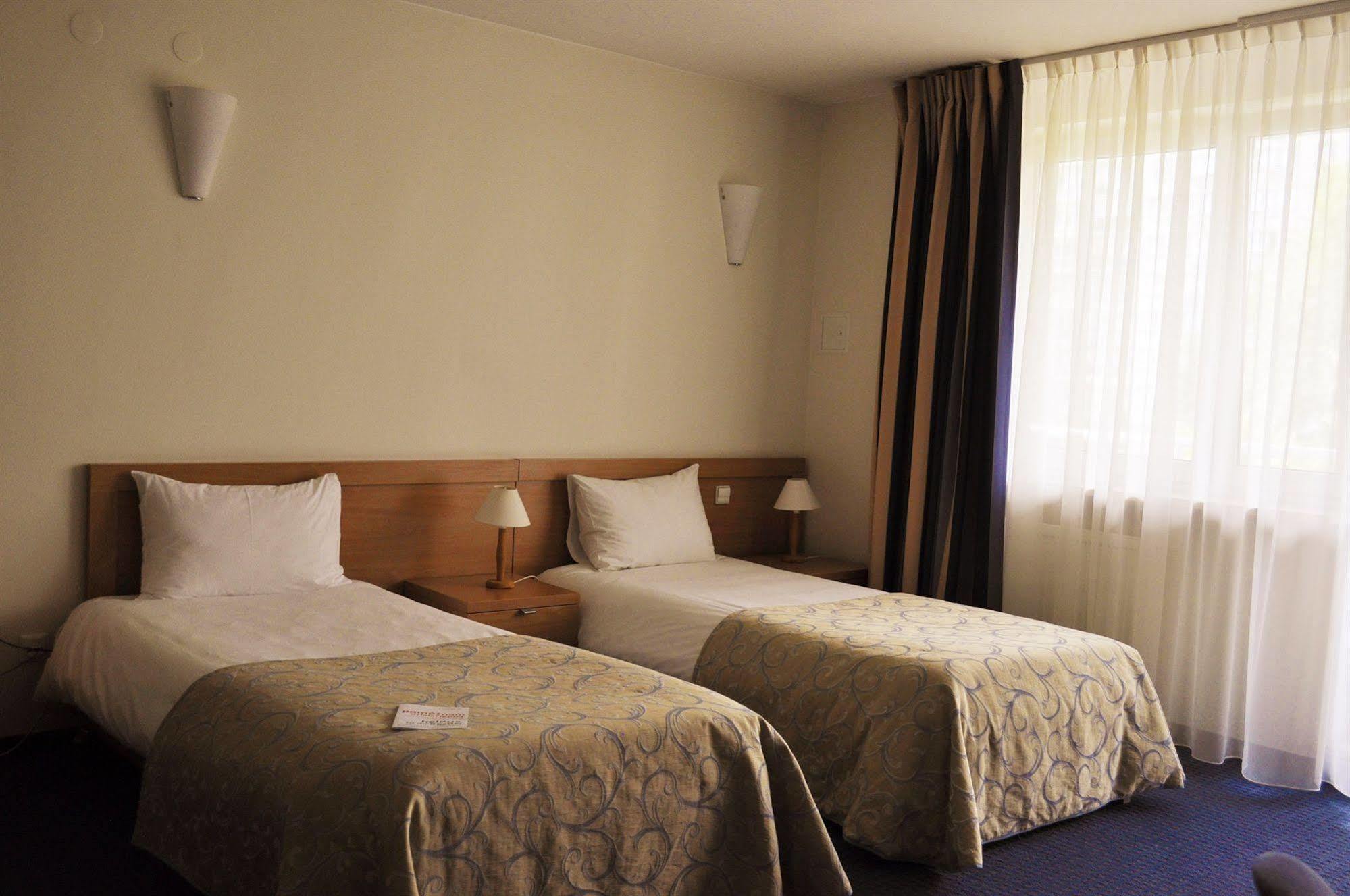 Hotel Wilanow Warszawa By Desilva Exterior foto